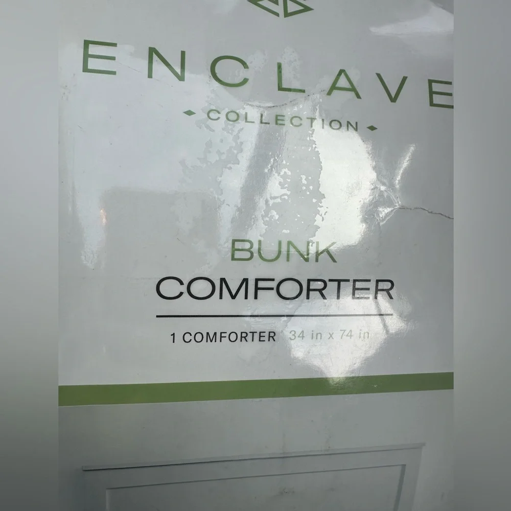 NWT’s Enclave Green and Navy Bunk Comforter 34 in x 74 in for RV’s and Boats